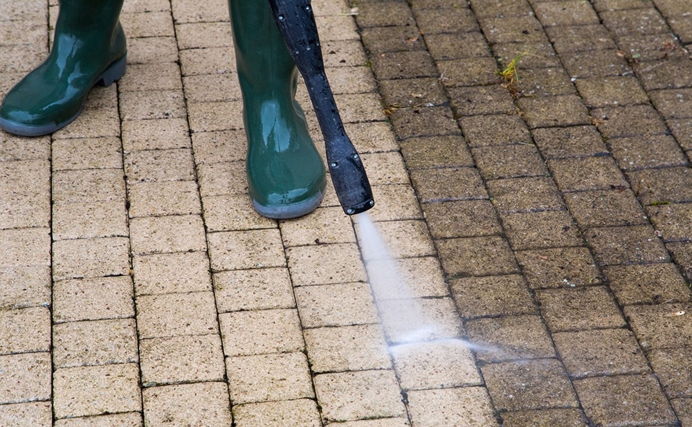 Driveway and Sidewalk Cleaning